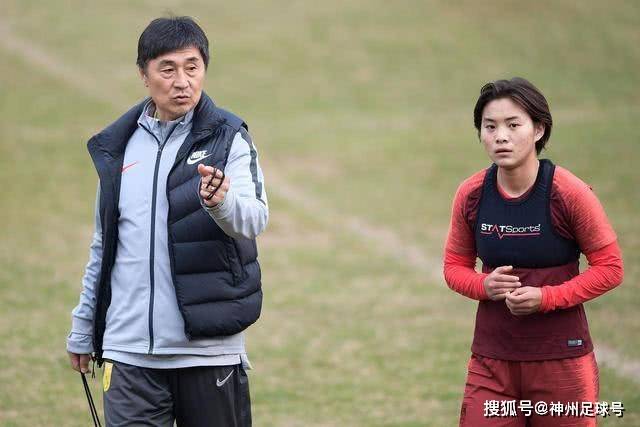 帕夫洛维奇：受曼城青睐感到荣幸，愿与罗德里比肩